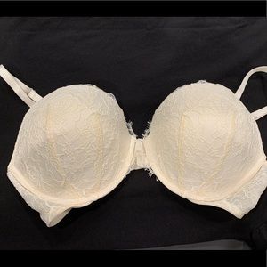 Victoria’s Secret 36D white bra, never worn